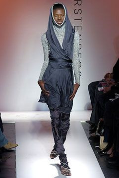Diane Von Furstenberg fashion show for Autumn/Winter 2004