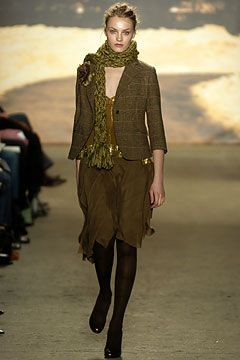 DKNY fashion show for Autumn/Winter 2004