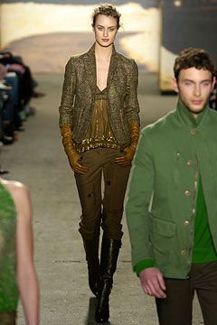 DKNY fashion show for Autumn/Winter 2004