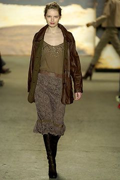 DKNY fashion show for Autumn/Winter 2004