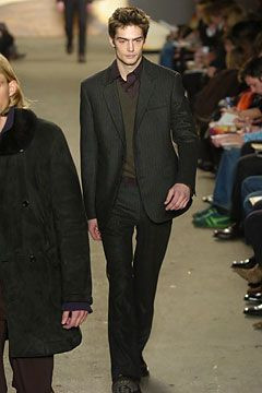 DKNY fashion show for Autumn/Winter 2004