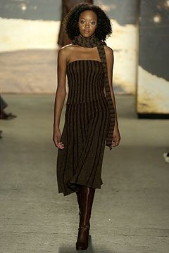 DKNY fashion show for Autumn/Winter 2004