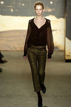 DKNY fashion show for Autumn/Winter 2004