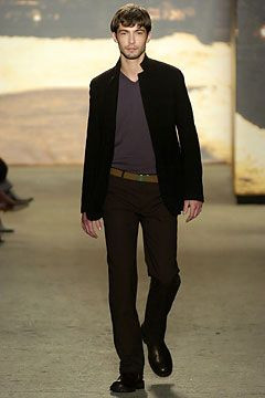 DKNY fashion show for Autumn/Winter 2004