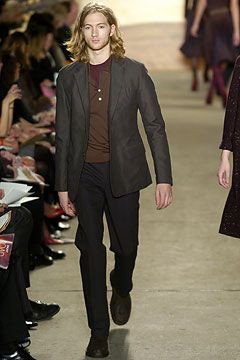 DKNY fashion show for Autumn/Winter 2004