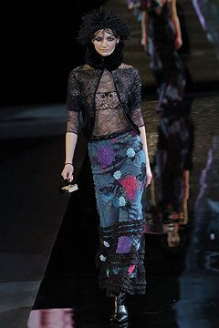 Giorgio Armani fashion show for Autumn/Winter 2004