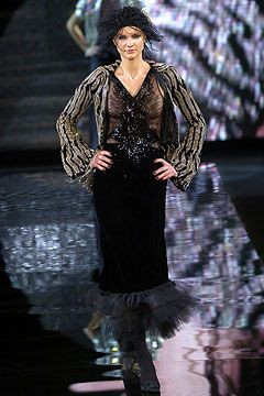 Giorgio Armani fashion show for Autumn/Winter 2004