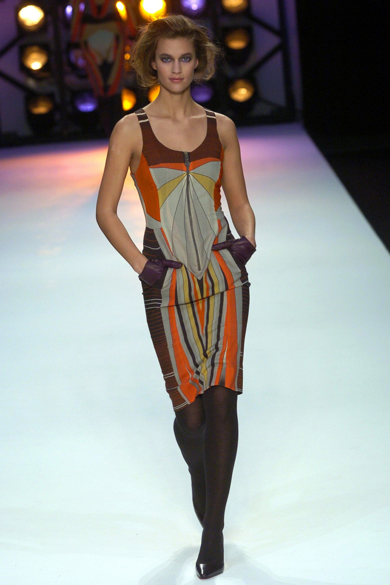 Jonathan Saunders fashion show for Autumn/Winter 2004