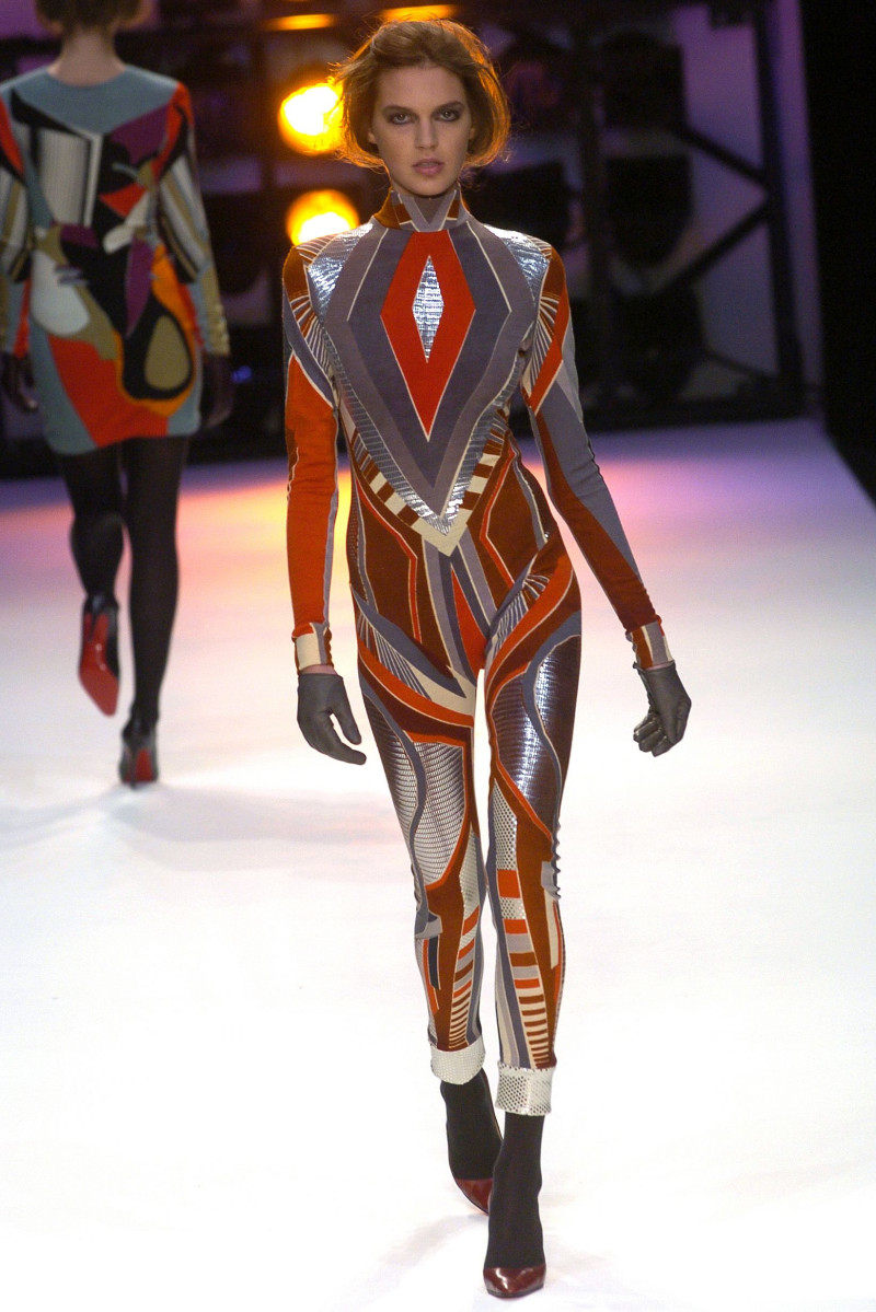 Jonathan Saunders fashion show for Autumn/Winter 2004