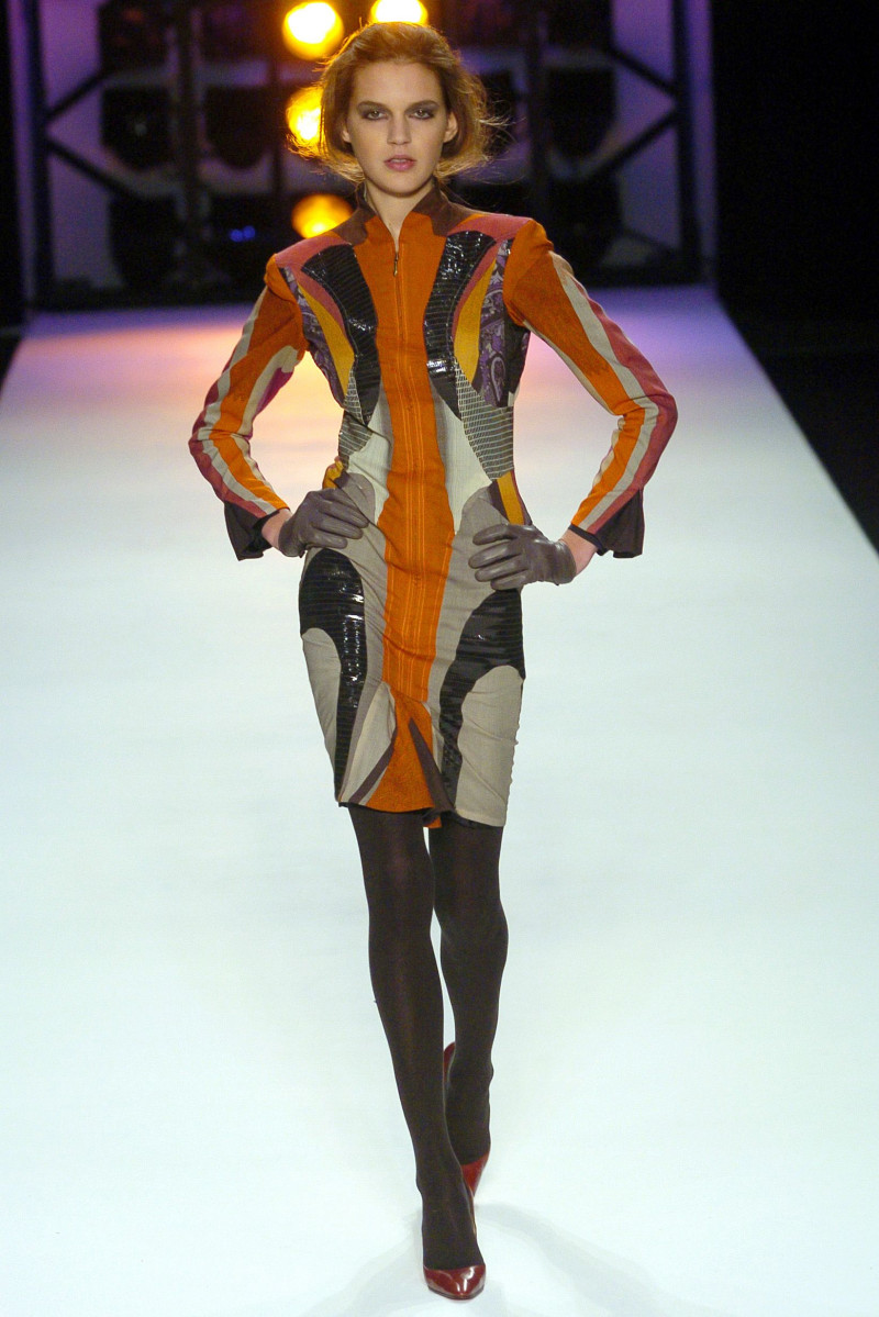 Jonathan Saunders fashion show for Autumn/Winter 2004