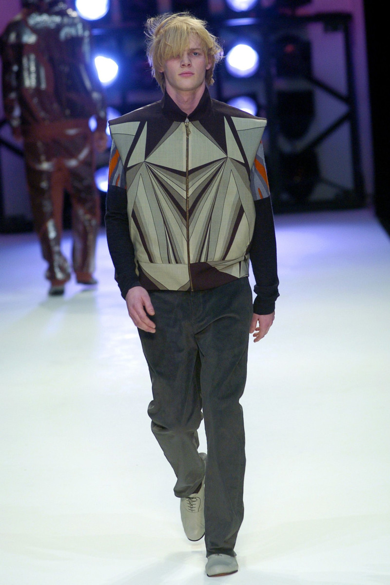 Jonathan Saunders fashion show for Autumn/Winter 2004