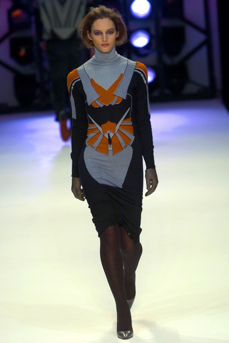 Jonathan Saunders fashion show for Autumn/Winter 2004