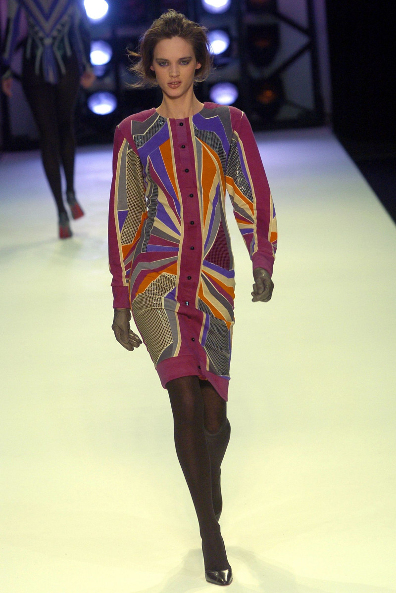Jonathan Saunders fashion show for Autumn/Winter 2004