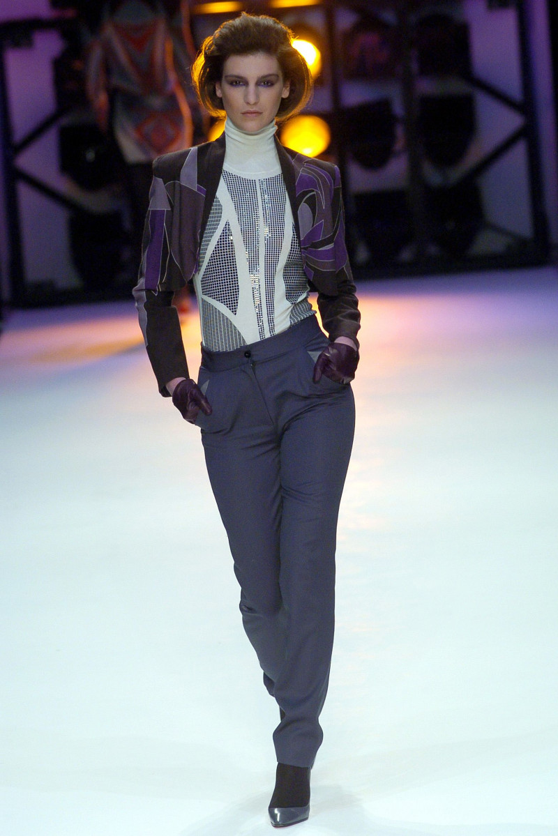 Jonathan Saunders fashion show for Autumn/Winter 2004