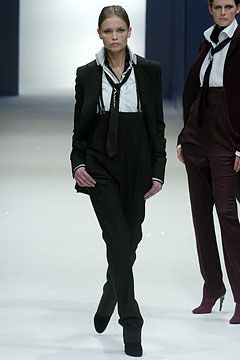 Lagerfeld Gallery fashion show for Autumn/Winter 2004