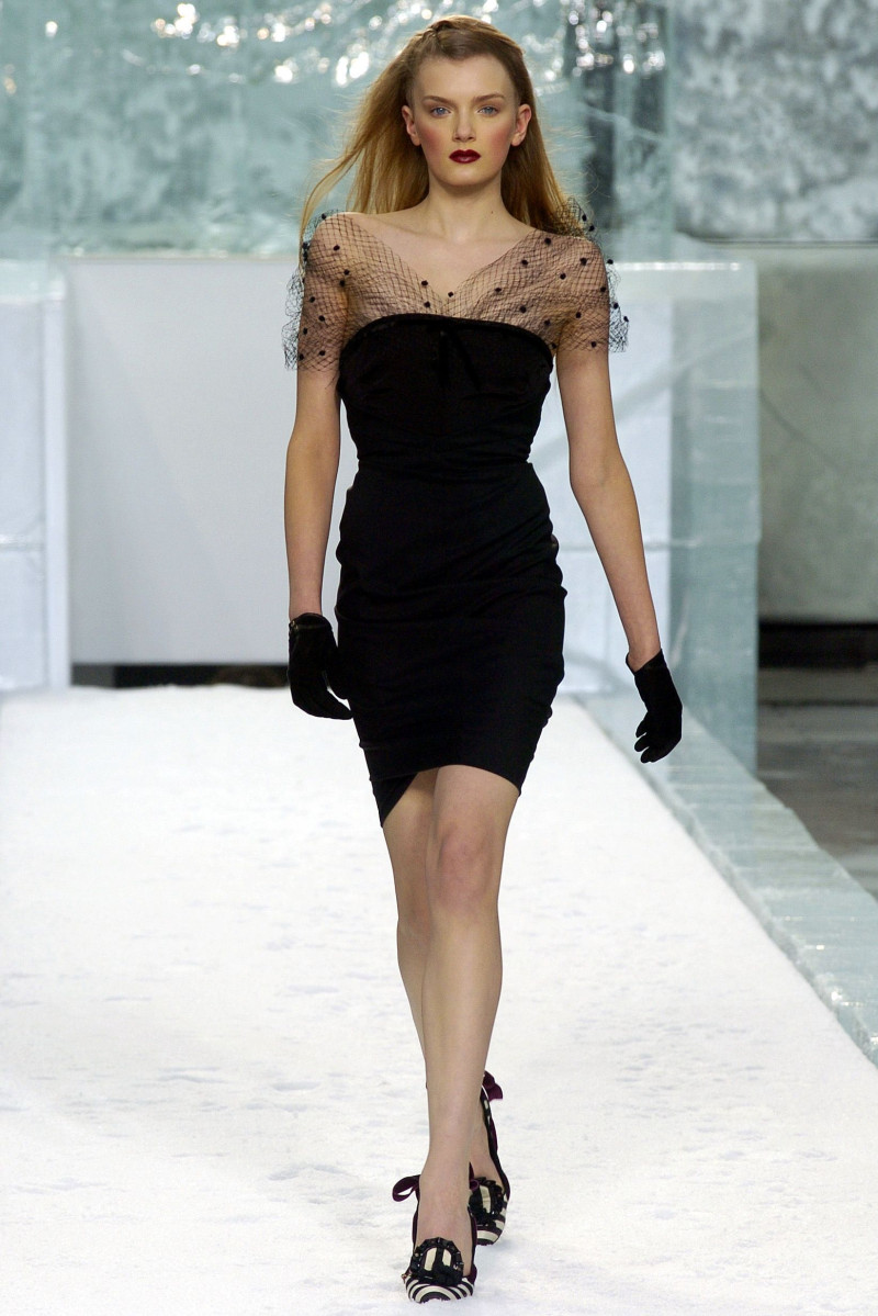 Louis Vuitton fashion show for Autumn/Winter 2004