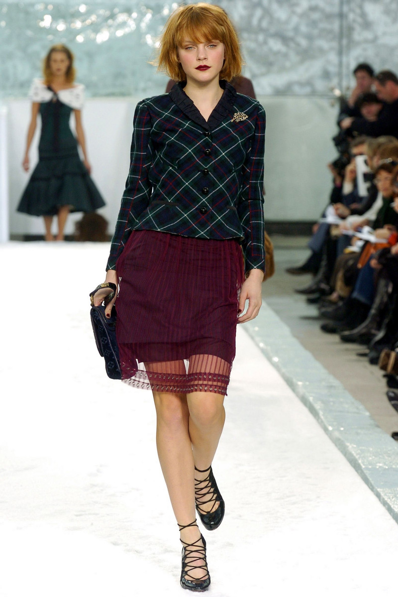 Louis Vuitton fashion show for Autumn/Winter 2004