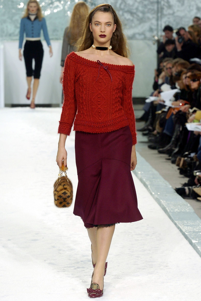 Louis Vuitton fashion show for Autumn/Winter 2004