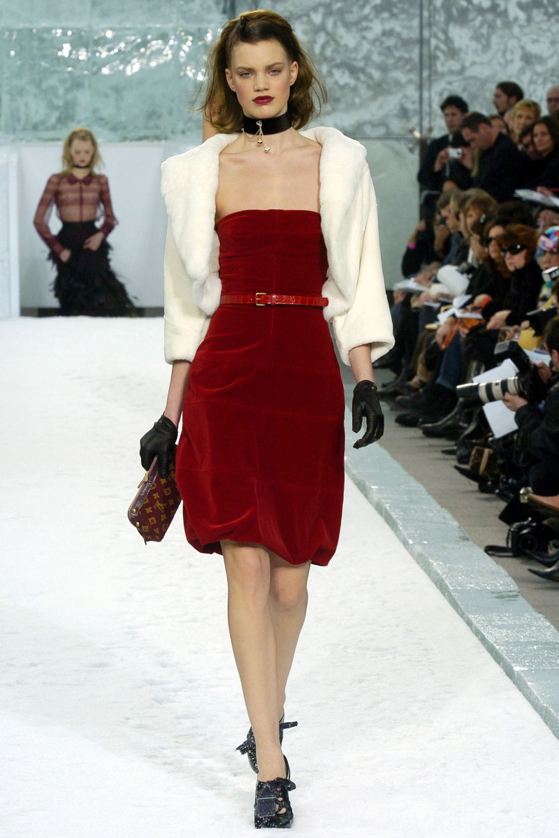 Louis Vuitton fashion show for Autumn/Winter 2004