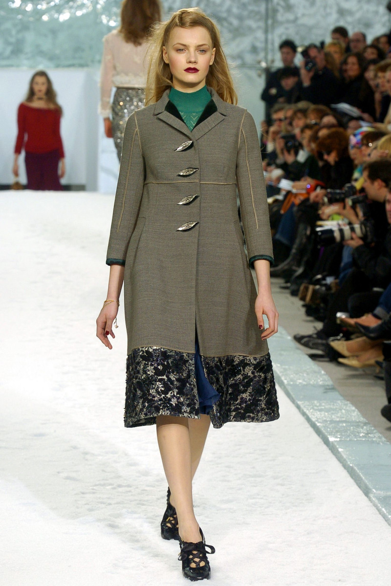 Louis Vuitton fashion show for Autumn/Winter 2004