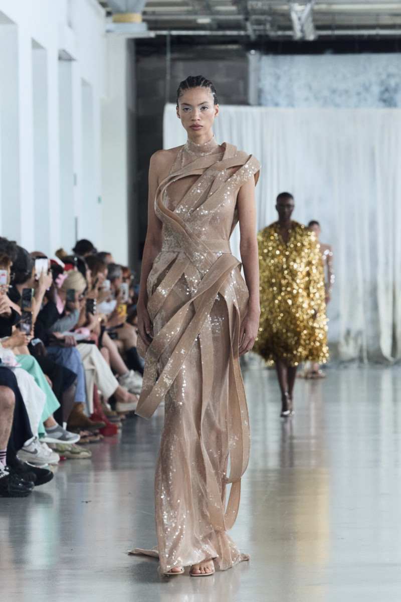 Lever Couture fashion show for Autumn/Winter 2025