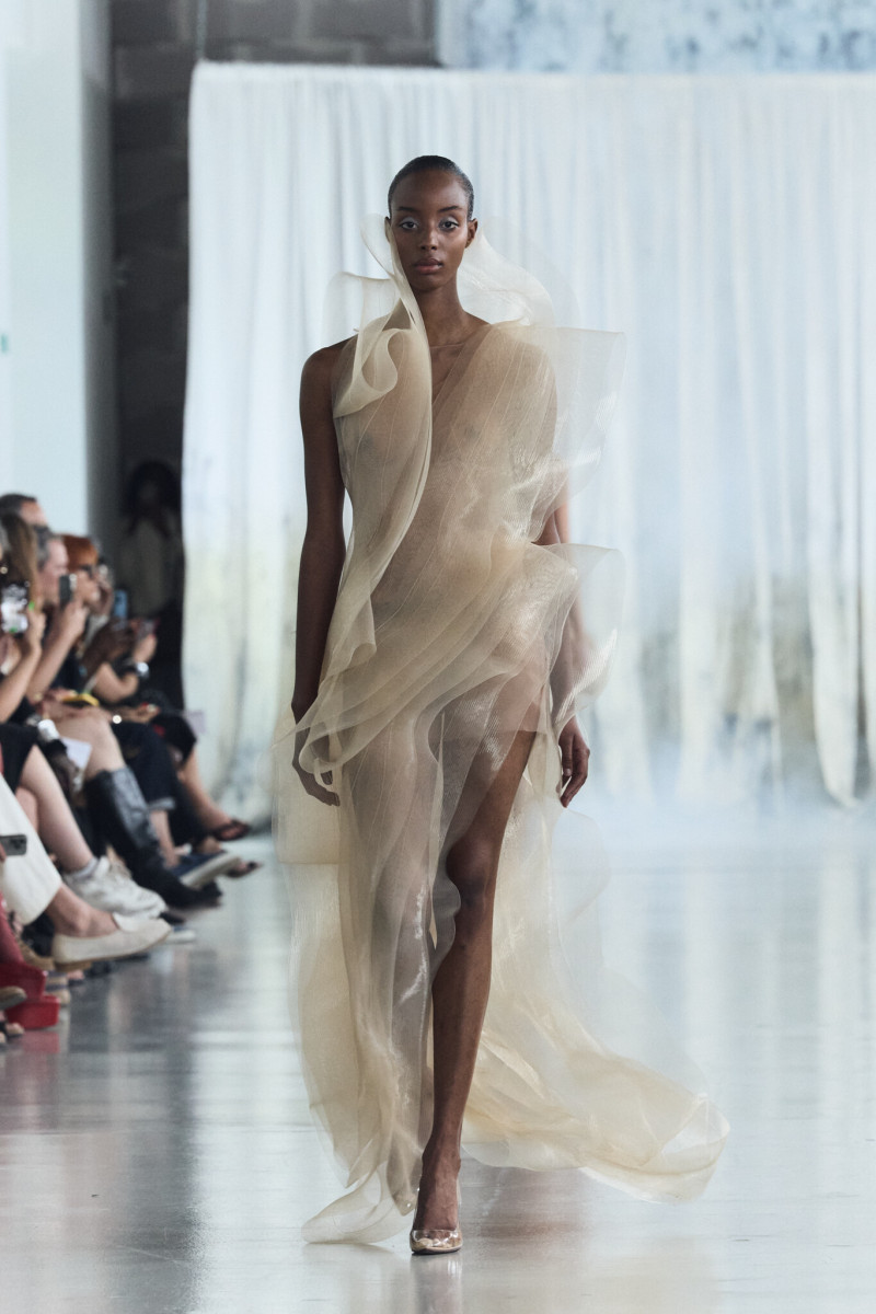Lever Couture fashion show for Autumn/Winter 2025
