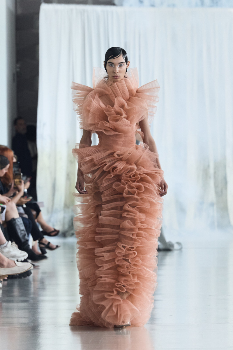 Lever Couture fashion show for Autumn/Winter 2025