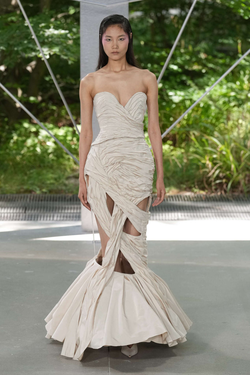 ArdAzAei fashion show for Autumn/Winter 2025