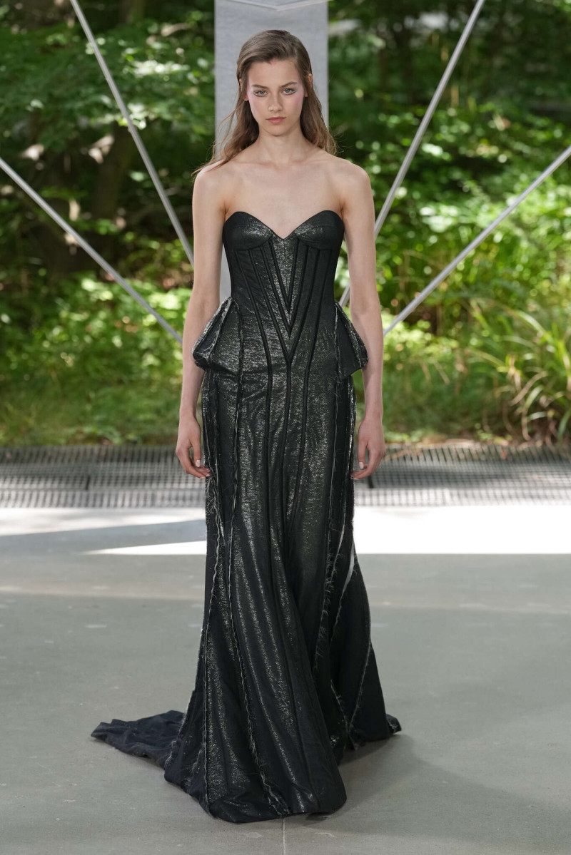 ArdAzAei fashion show for Autumn/Winter 2025