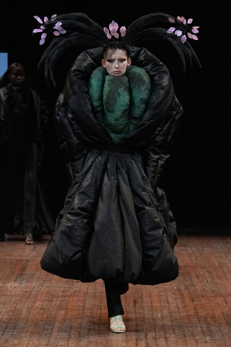 Viktor & Rolf fashion show for Autumn/Winter 2025