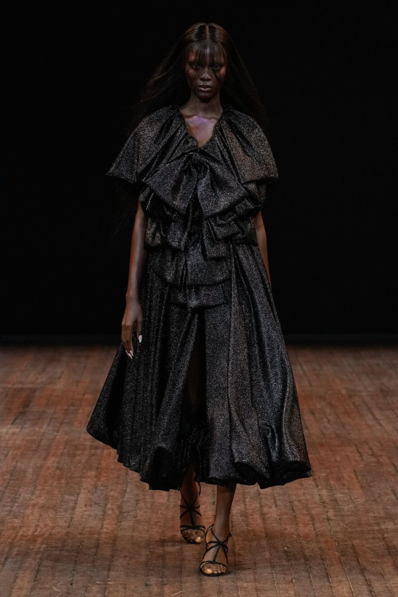 Viktor & Rolf fashion show for Autumn/Winter 2025