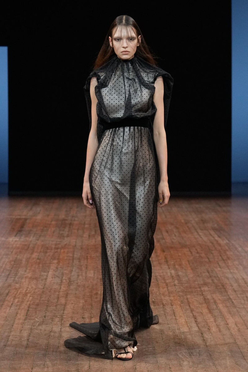 Viktor & Rolf fashion show for Autumn/Winter 2025