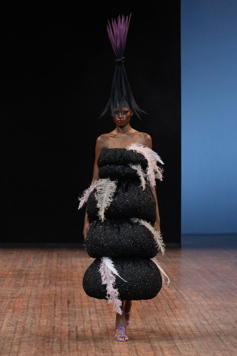 Viktor & Rolf fashion show for Autumn/Winter 2025