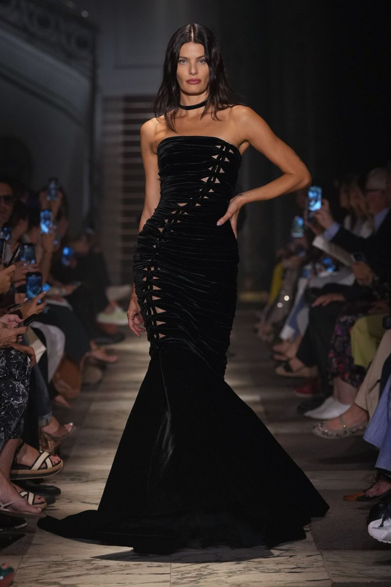 Isabeli Fontana featured in  the Elie Saab Couture fashion show for Autumn/Winter 2025