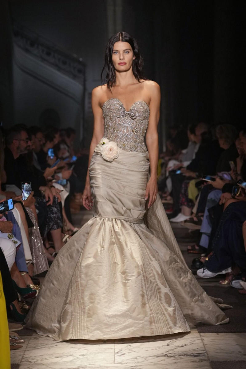 Isabeli Fontana featured in  the Elie Saab Couture fashion show for Autumn/Winter 2025