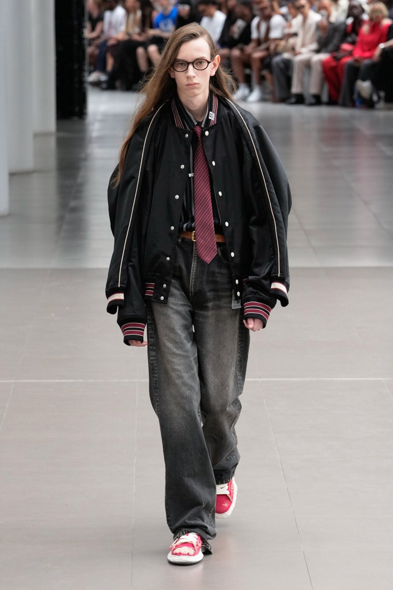 Mihara Yasuhiro fashion show for Spring/Summer 2026