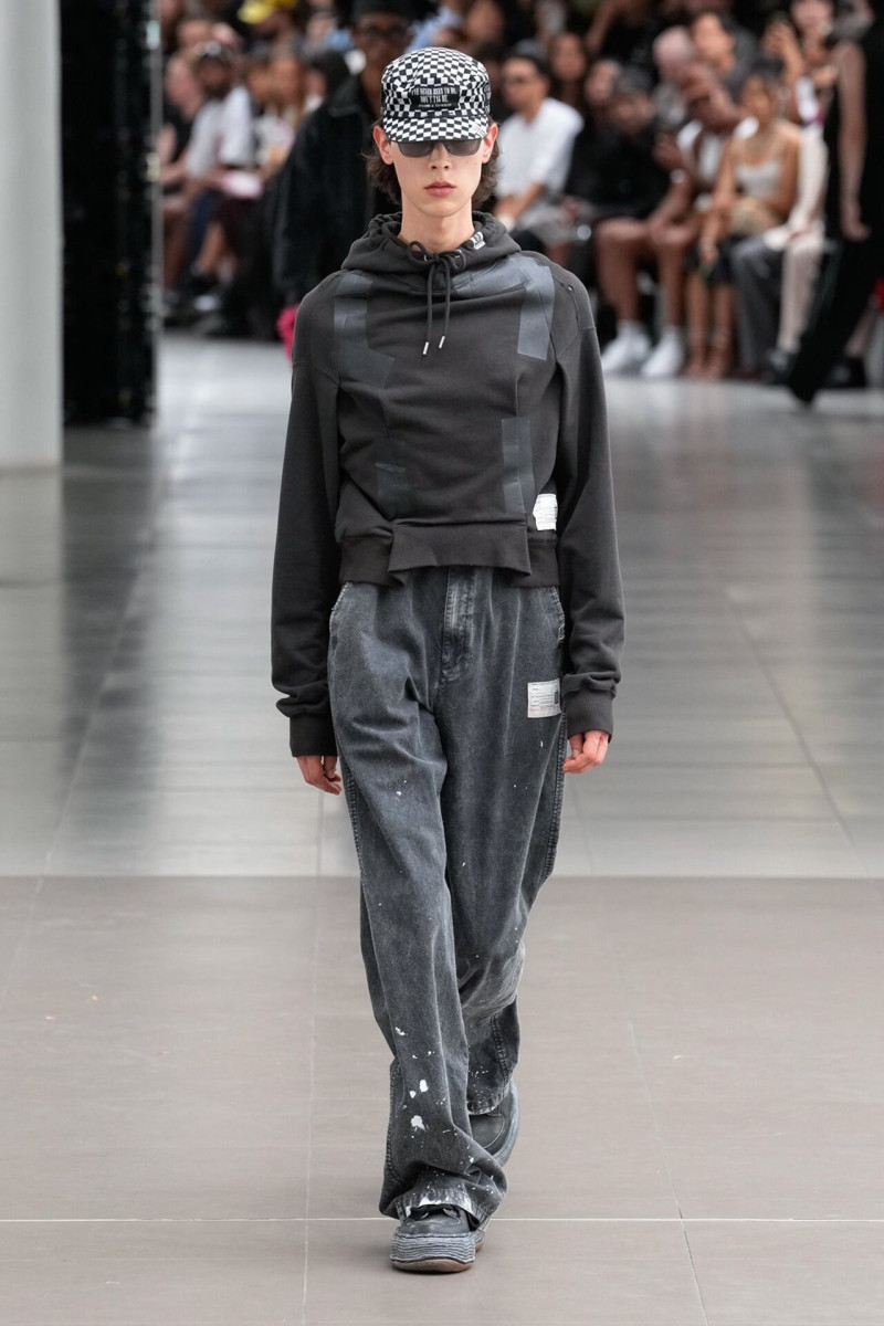 Mihara Yasuhiro fashion show for Spring/Summer 2026