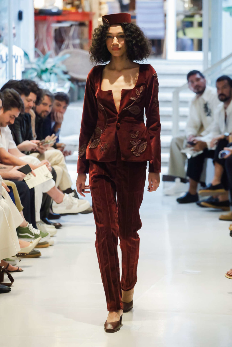 Handred fashion show for Autumn/Winter 2025