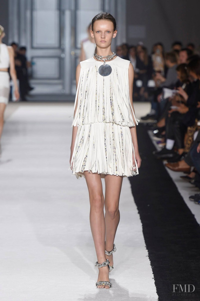 Anna Marija Grostina featured in  the Giambattista Valli fashion show for Spring/Summer 2015
