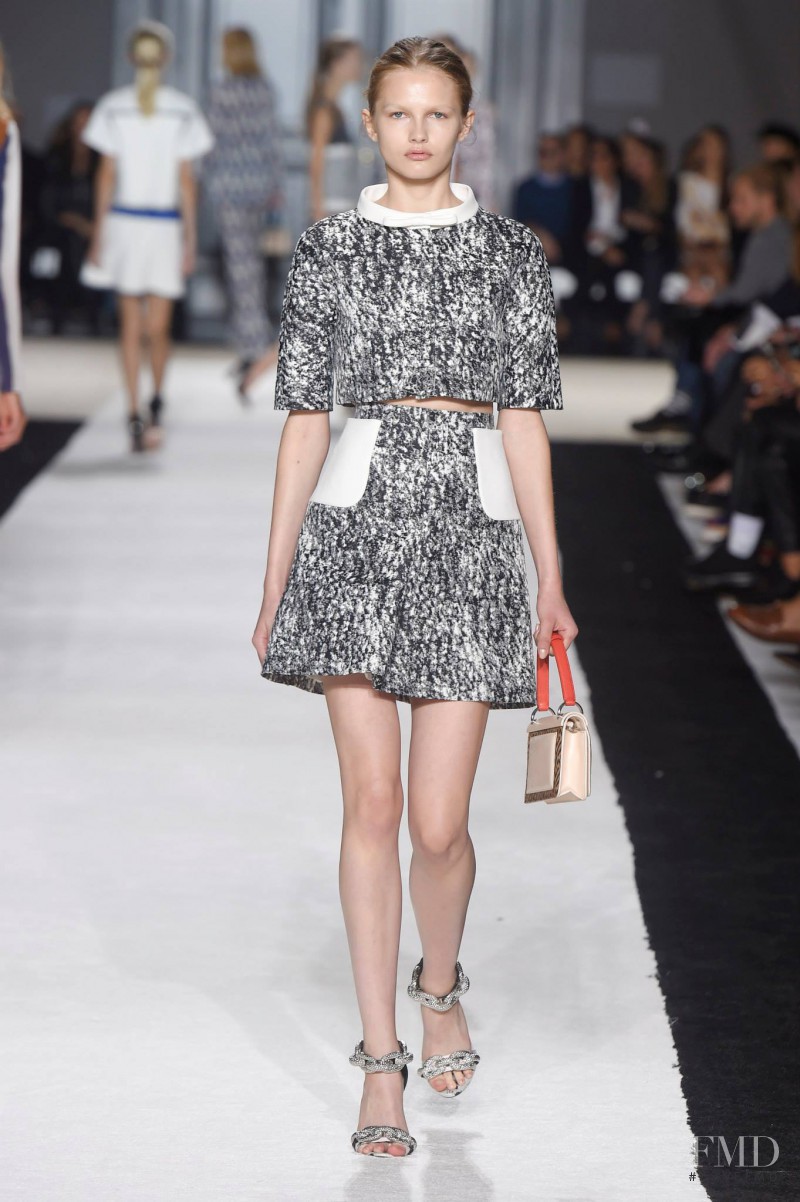 Aneta Pajak featured in  the Giambattista Valli fashion show for Spring/Summer 2015