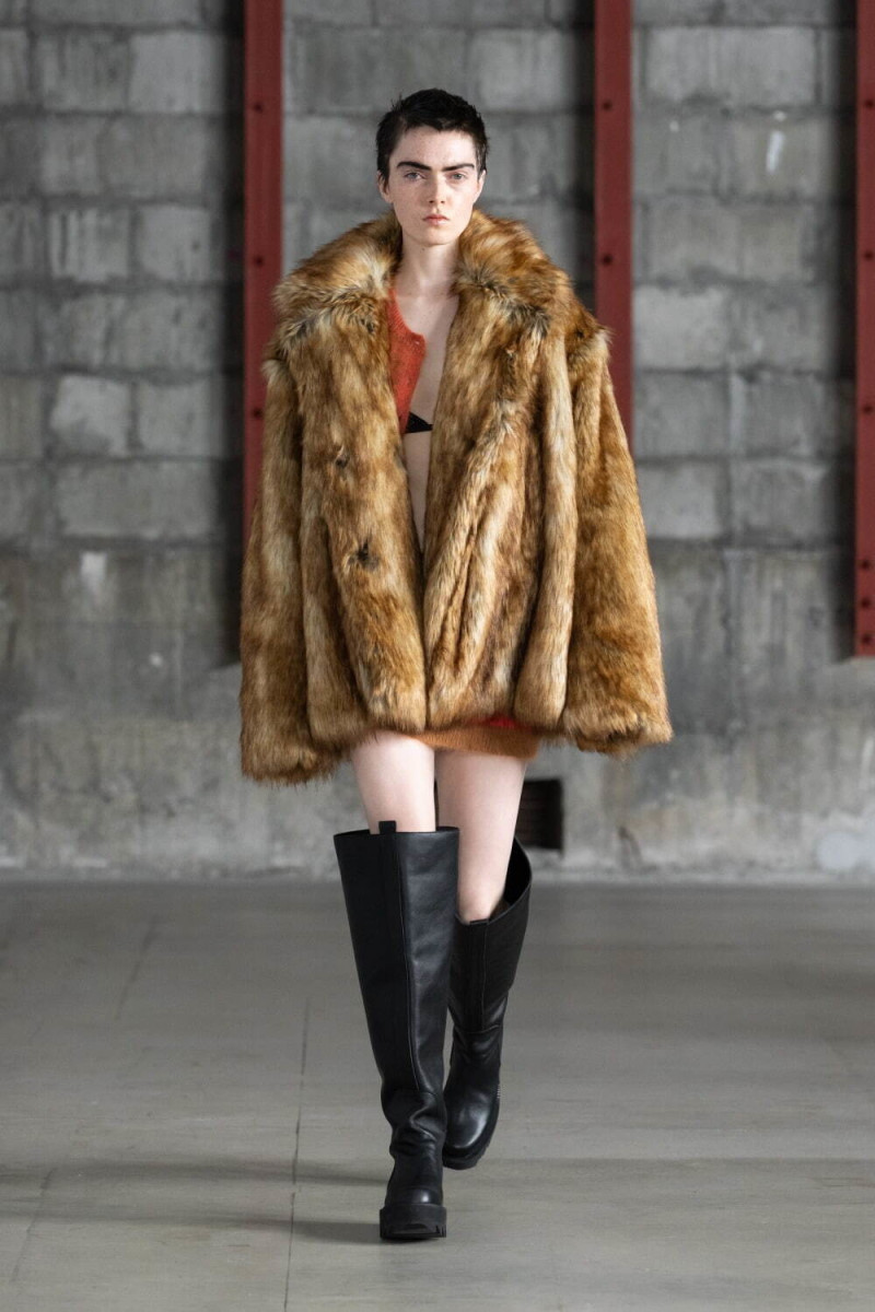 Akane Utsunomiya fashion show for Autumn/Winter 2025