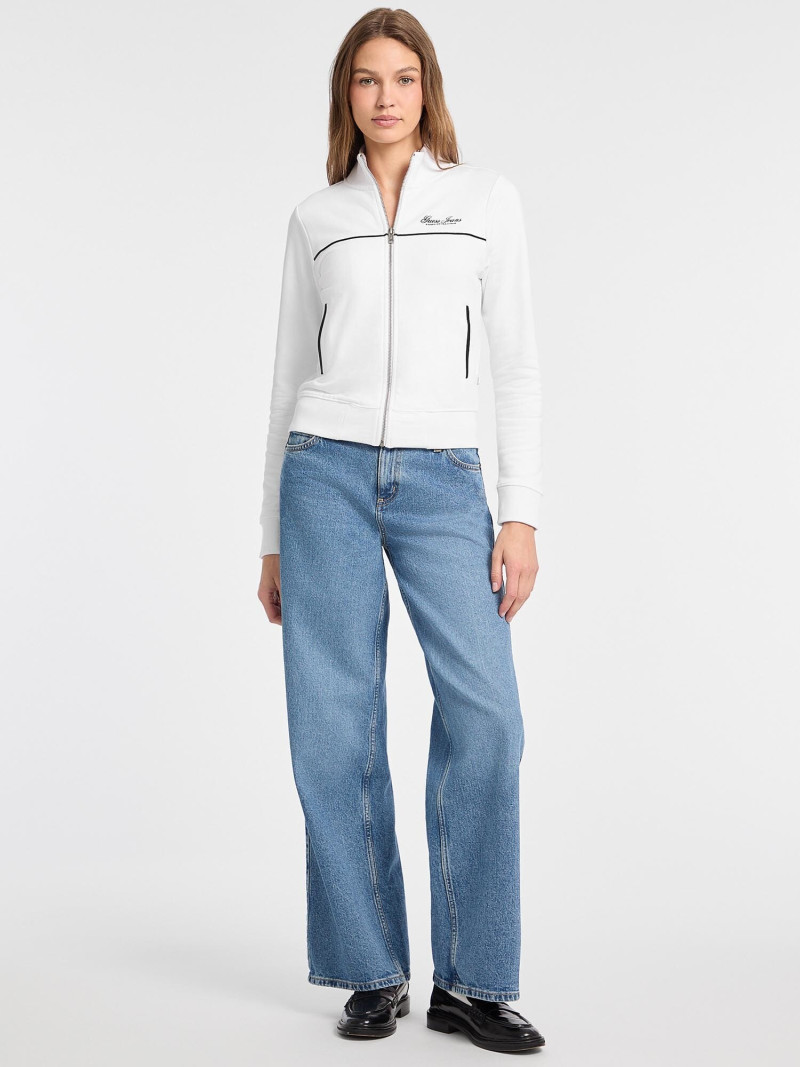 Daria Mikolajczak featured in  the Guess catalogue for Pre-Fall 2025