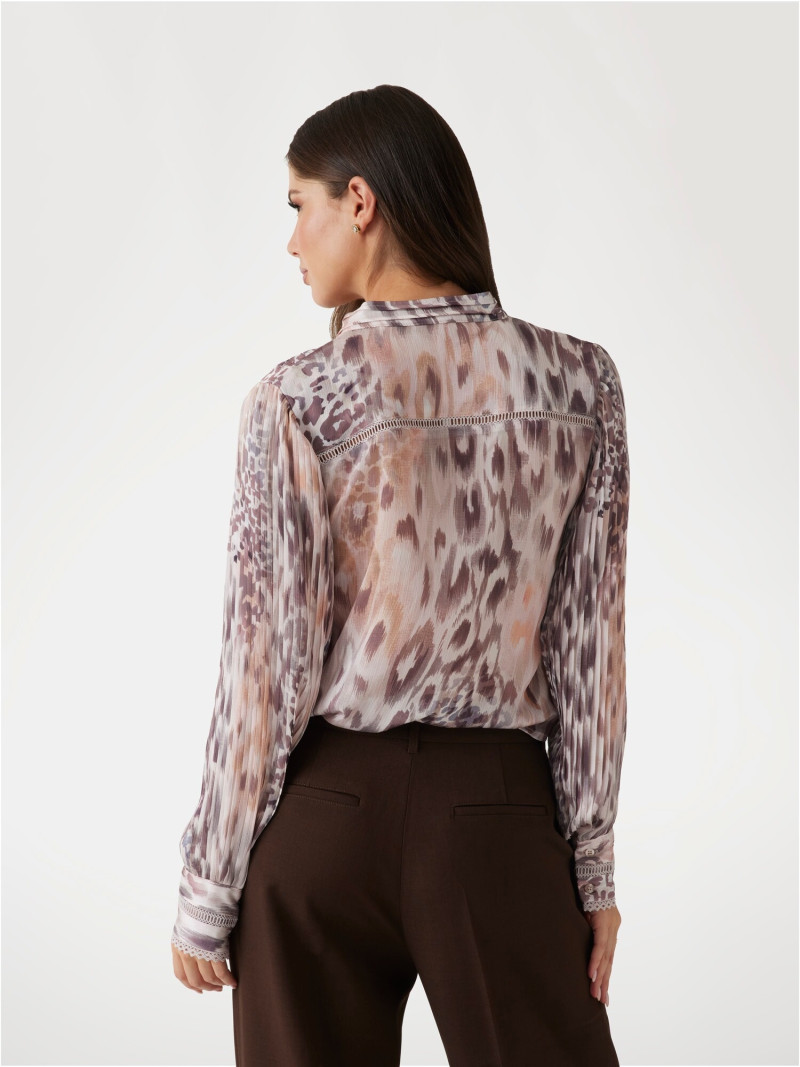 Kianna Louise Stephens featured in  the Guess catalogue for Pre-Fall 2025