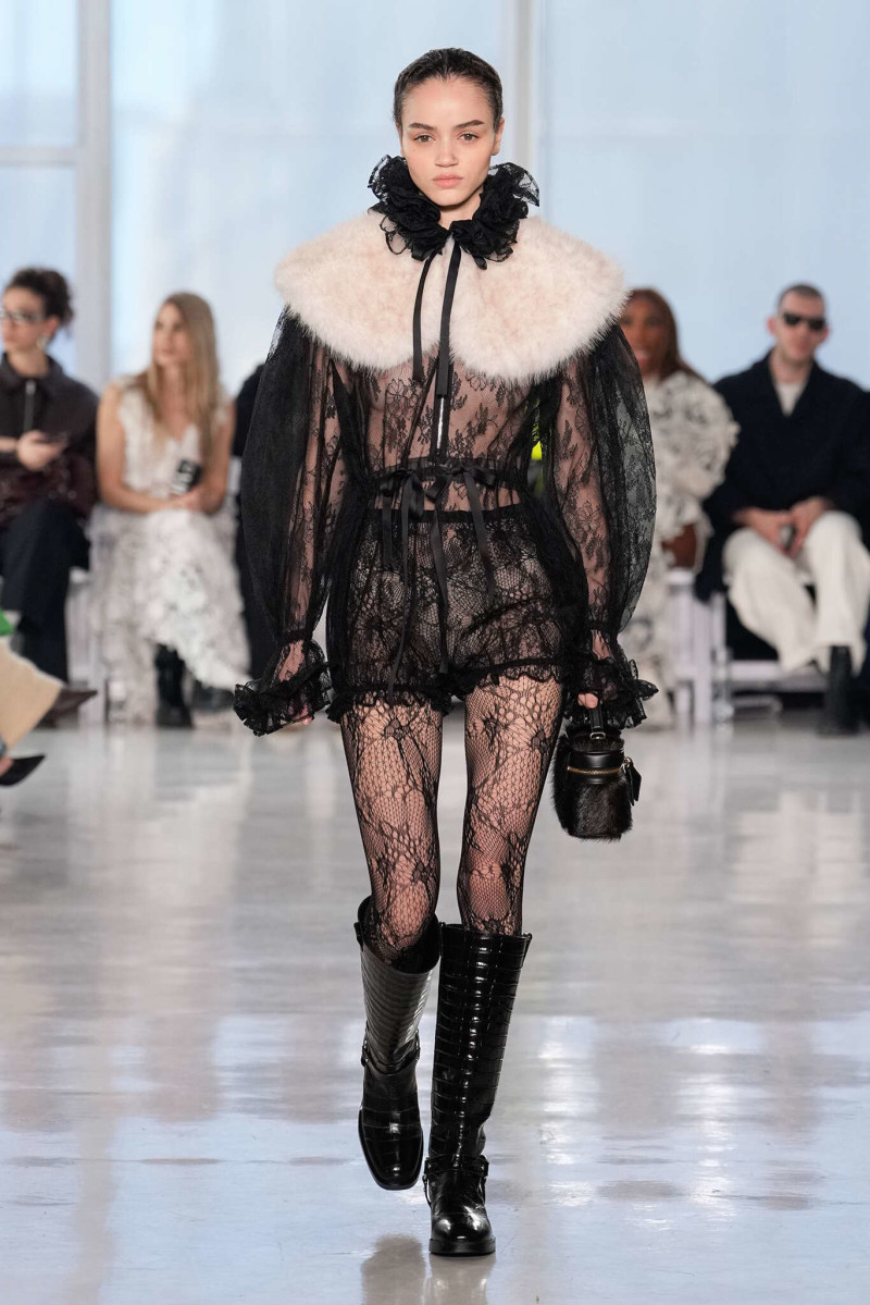 Aknvas fashion show for Autumn/Winter 2025
