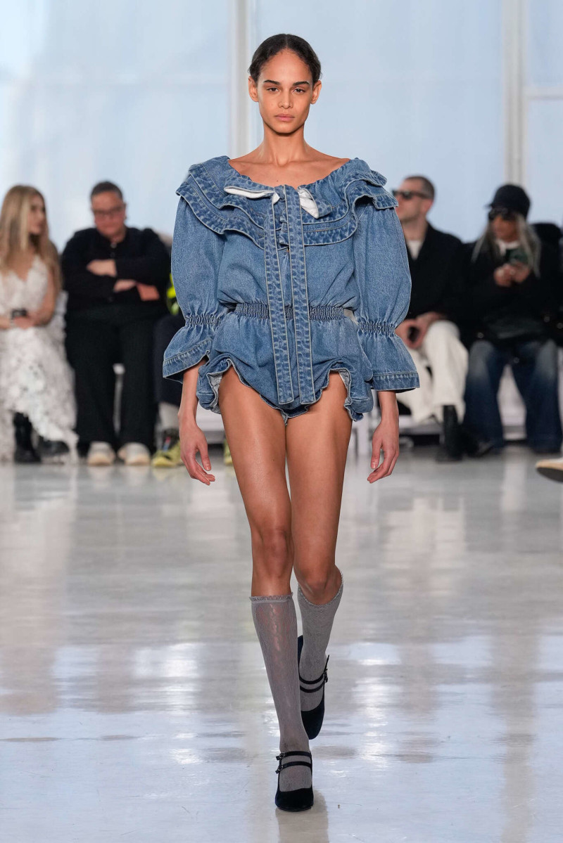 Aknvas fashion show for Autumn/Winter 2025