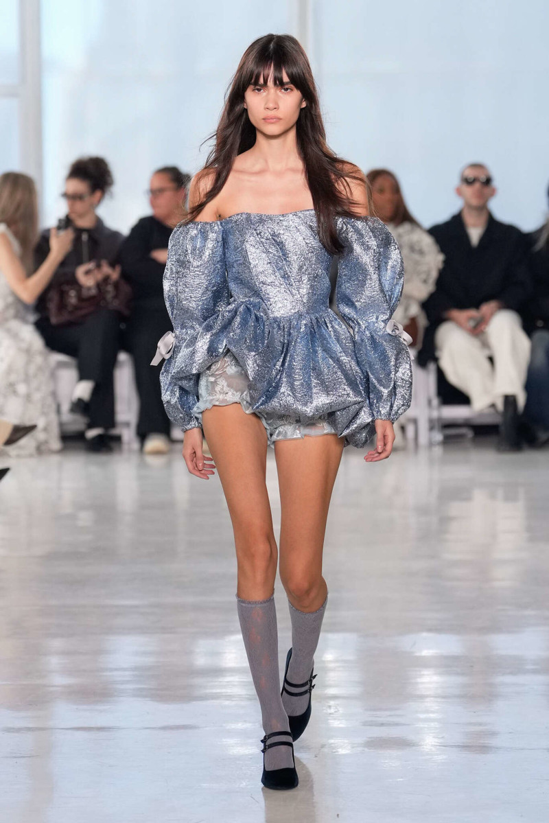 Aknvas fashion show for Autumn/Winter 2025