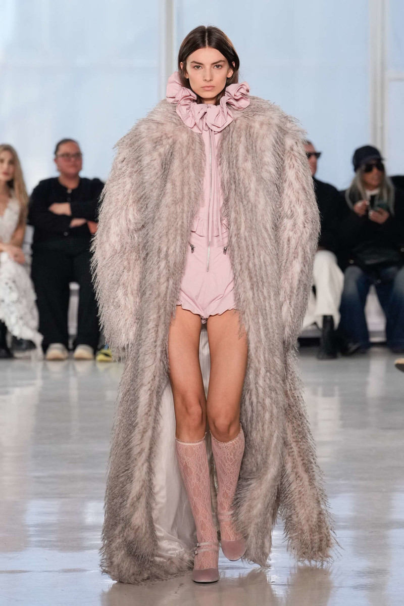 Aknvas fashion show for Autumn/Winter 2025