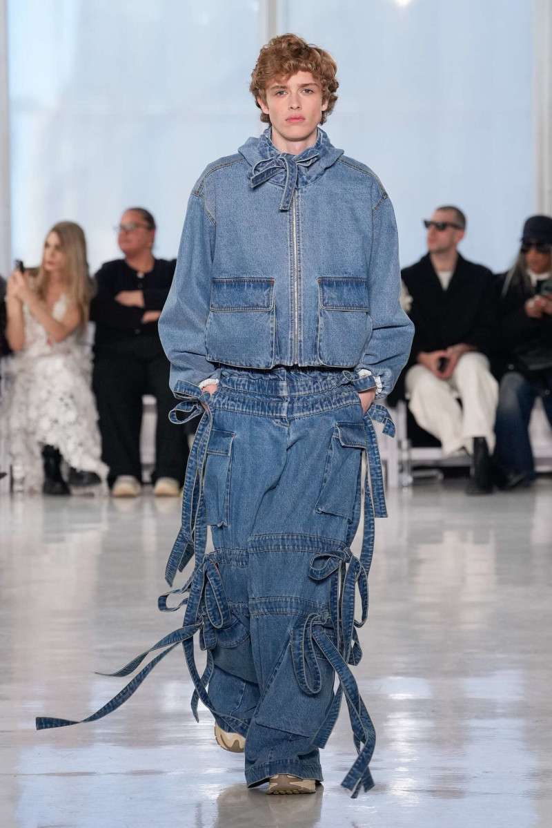 Aknvas fashion show for Autumn/Winter 2025