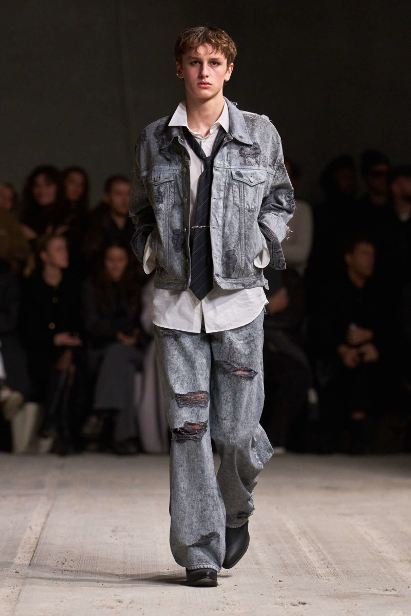 Won Hundred (RETAILER) fashion show for Autumn/Winter 2025