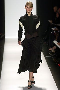Narciso Rodriguez fashion show for Autumn/Winter 2004